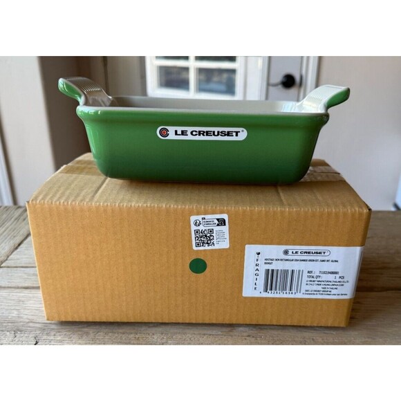NEW Le Creuset Stoneware Heritage Rectangular Dish 19 cm 1.1 qt. Bamboo Green - Picture 1 of 6